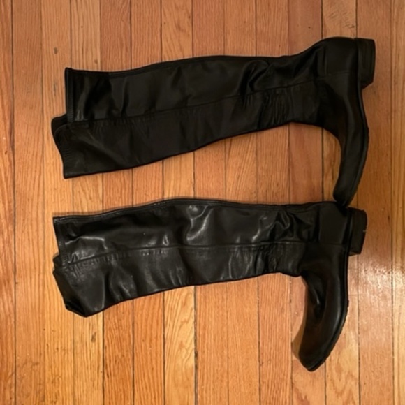Stuart Weitzman 50/50 boots--barely worn. - Picture 2 of 5